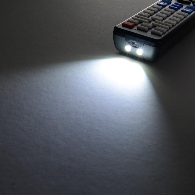 AudioComm LEDライト付き 簡単TVリモコン シャープ専用 [品番]07-8531｜株式会社オーム電機