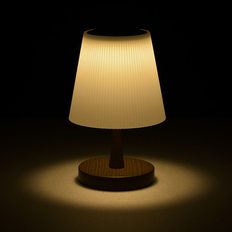 LEDタッチライト 調光式 電球色 [品番]06-0638｜株式会社オーム電機